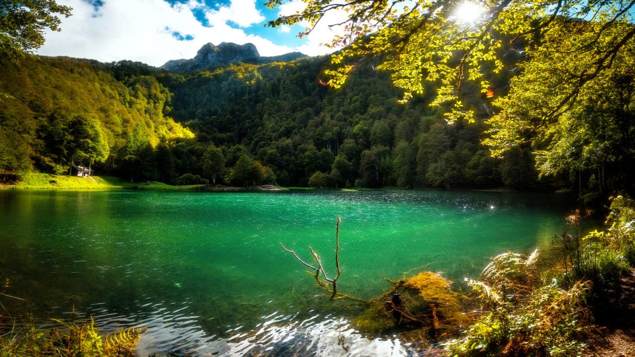 Lac en Ariège pour la pêche et la balade
