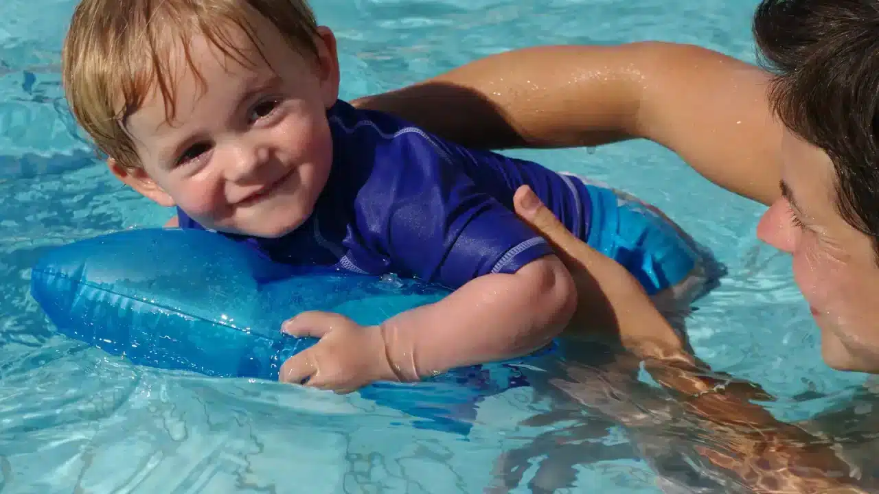 Pataugeoire pour enfants à la piscine du Camping La Serre en Ariège